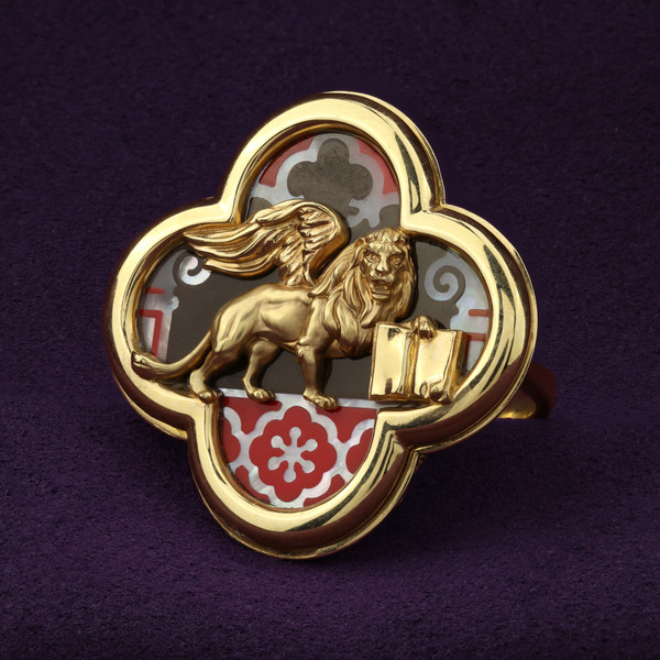 Кольцо из лимонного золота 585 пробы c эмалью и перламутром