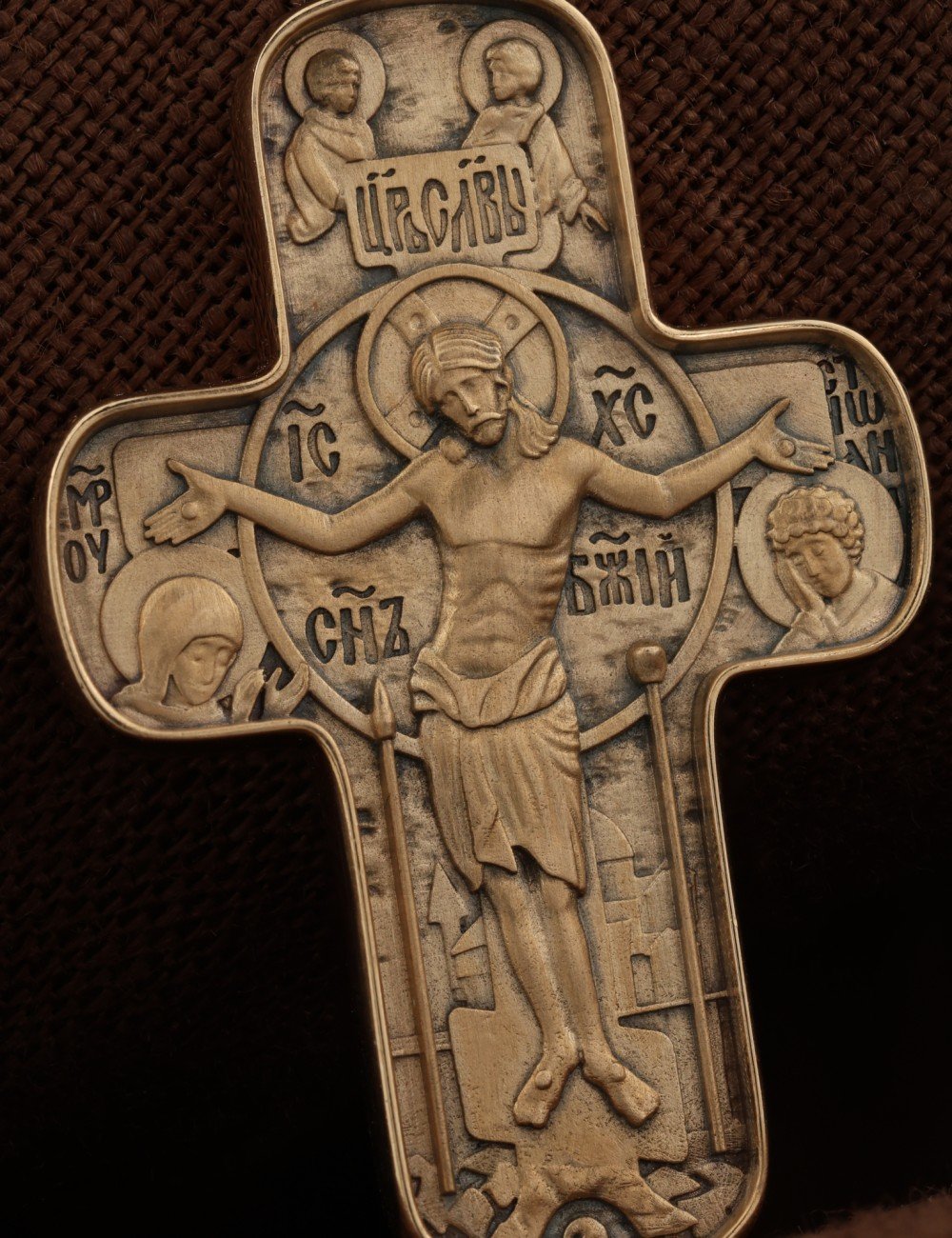 Крест из золота