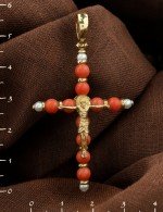 Крест из лимонного золота c жемчугом и кораллом