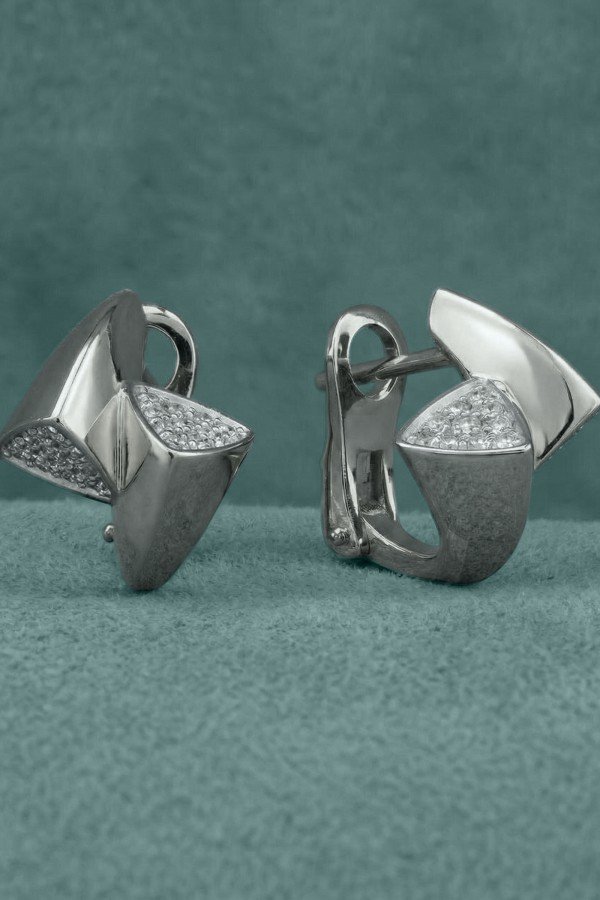 Серьги из белого золота c бриллиантами