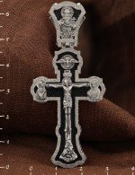 Крест из белого золота c эбеновым деревом