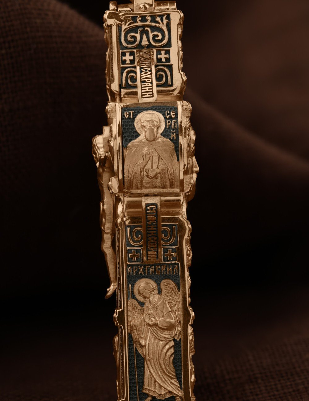 Крест из золота c эбеновым деревом