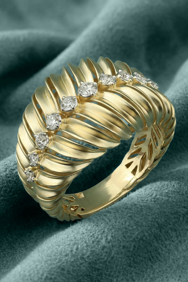 Кольцо из лимонного золота 585 пробы c бриллиантами