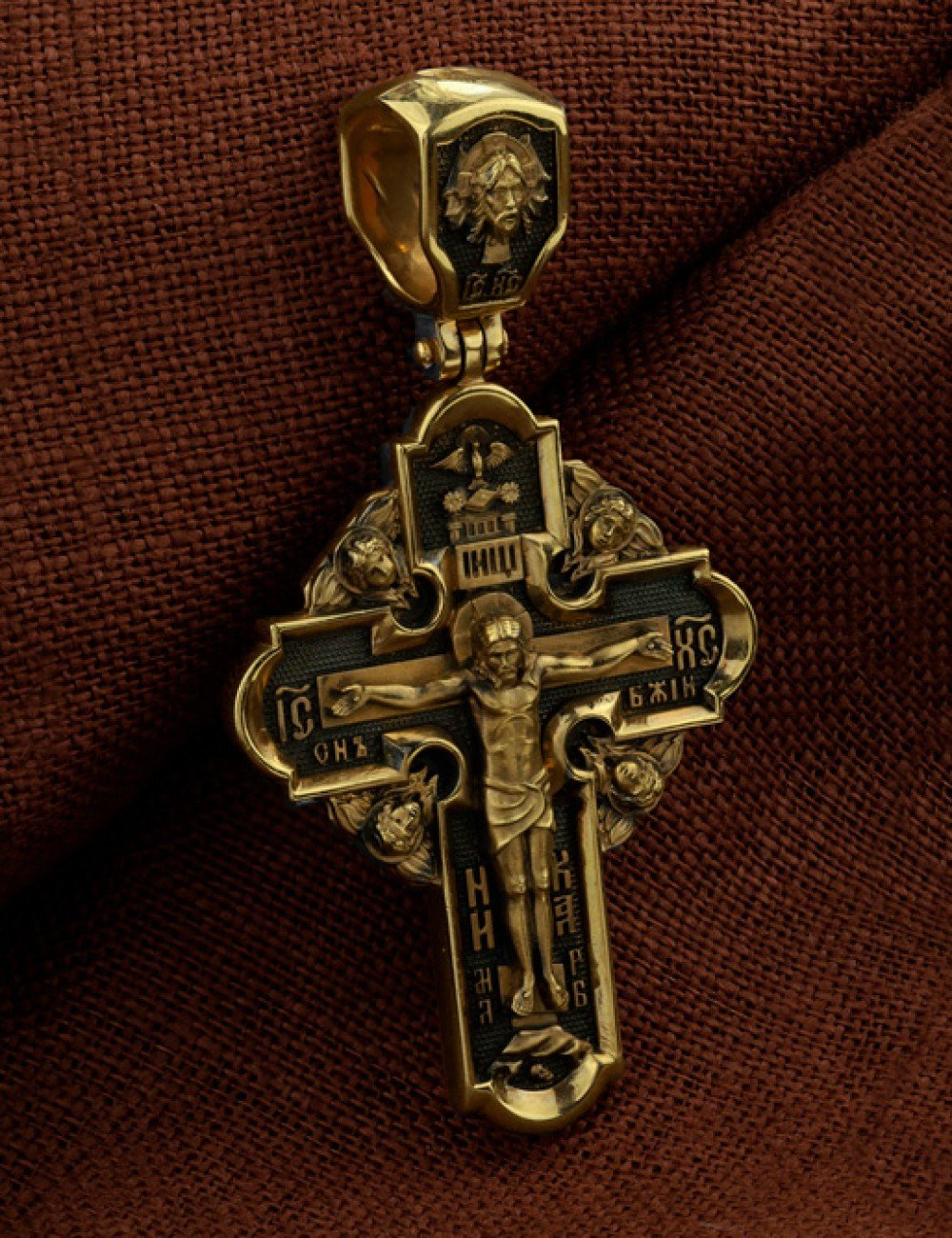 Крест из лимонного золота