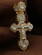 Крест из лимонного золота