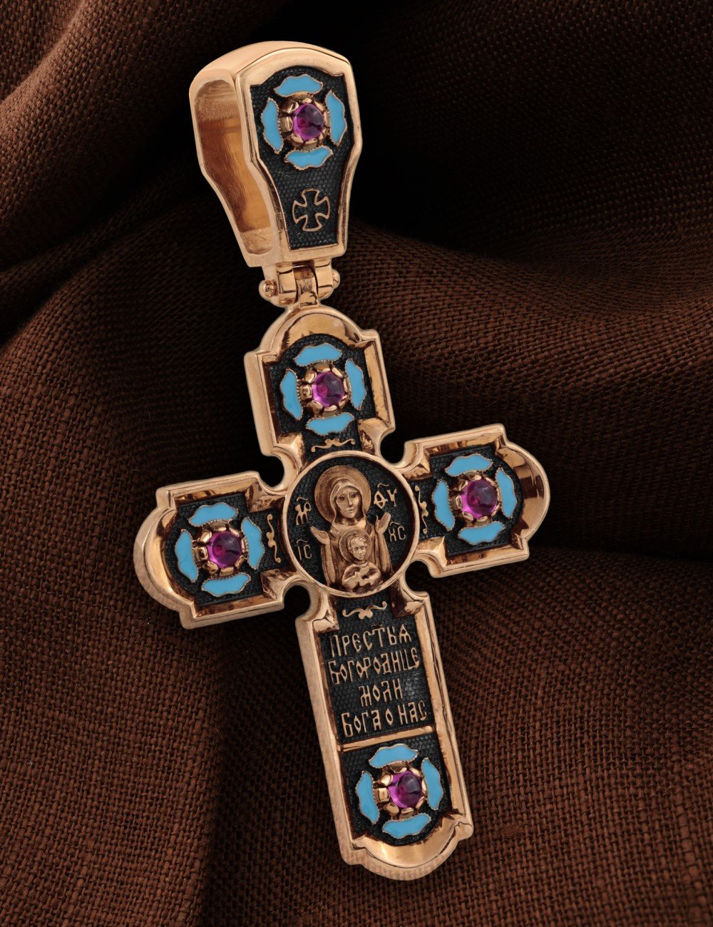 Крест из золота c эмалью и рубином