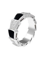 Кольцо из белого золота c бриллиантами и ониксом