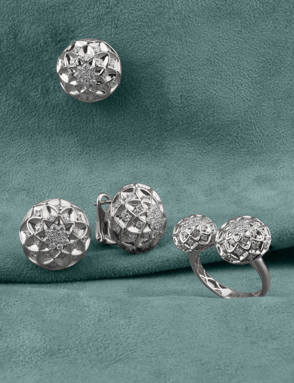 Кольцо из белого золота c бриллиантами