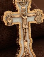 Крест из золота c бивнем мамонта