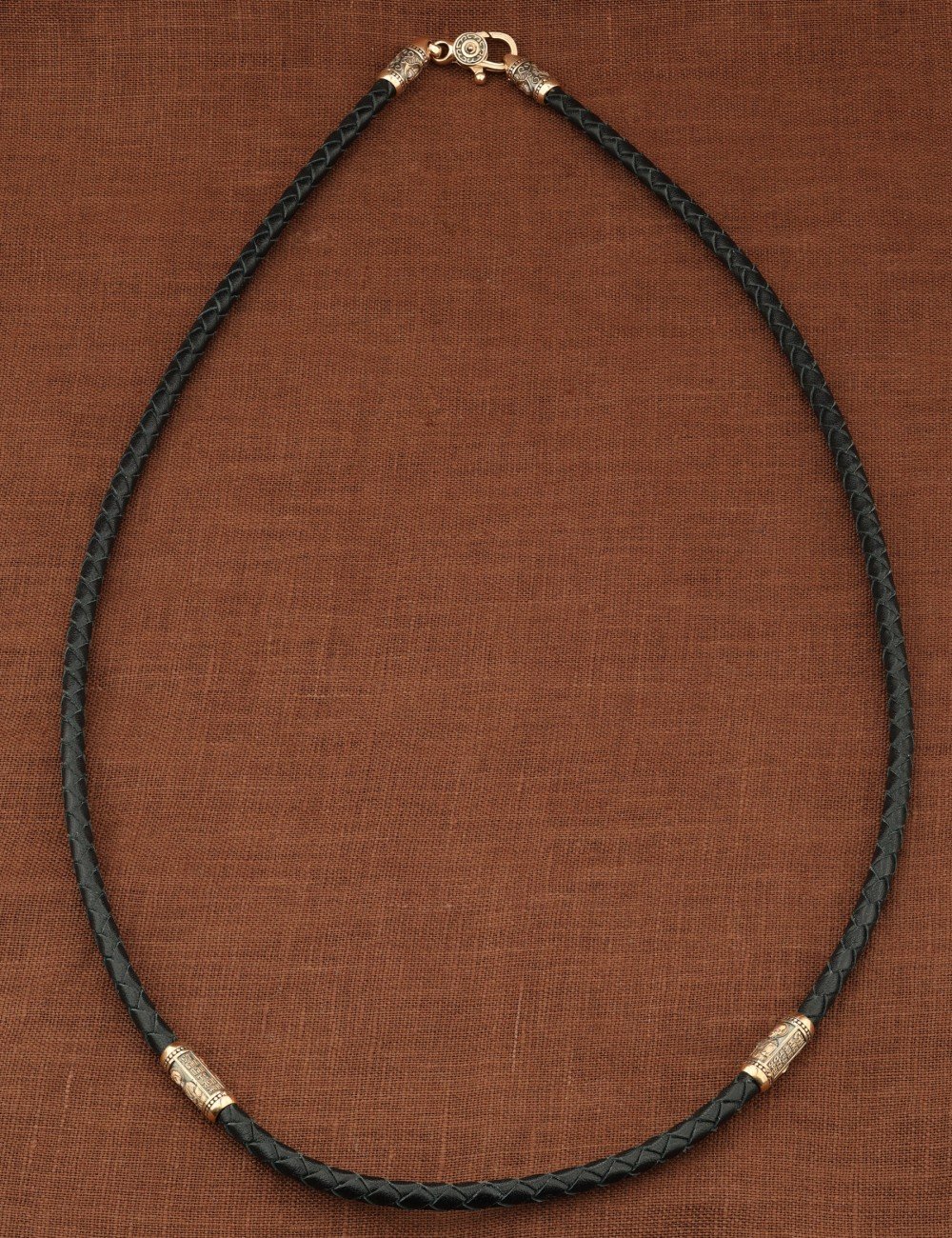 Гайтан из золота c кожаным шнурком