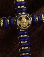 Крест из лимонного золота c лазуритом