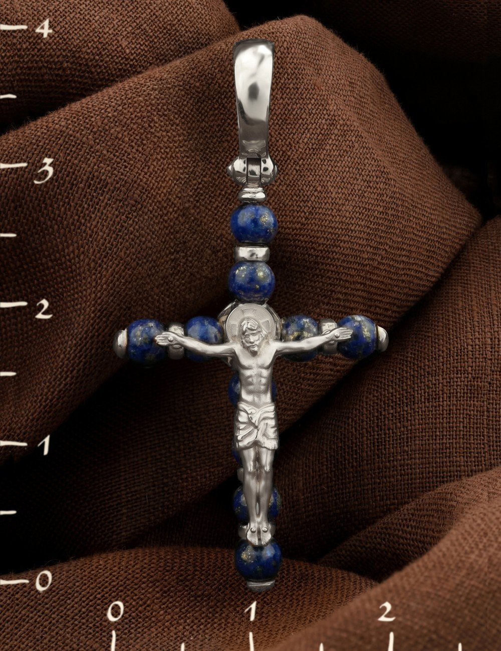 Крест из белого золота c лазуритом