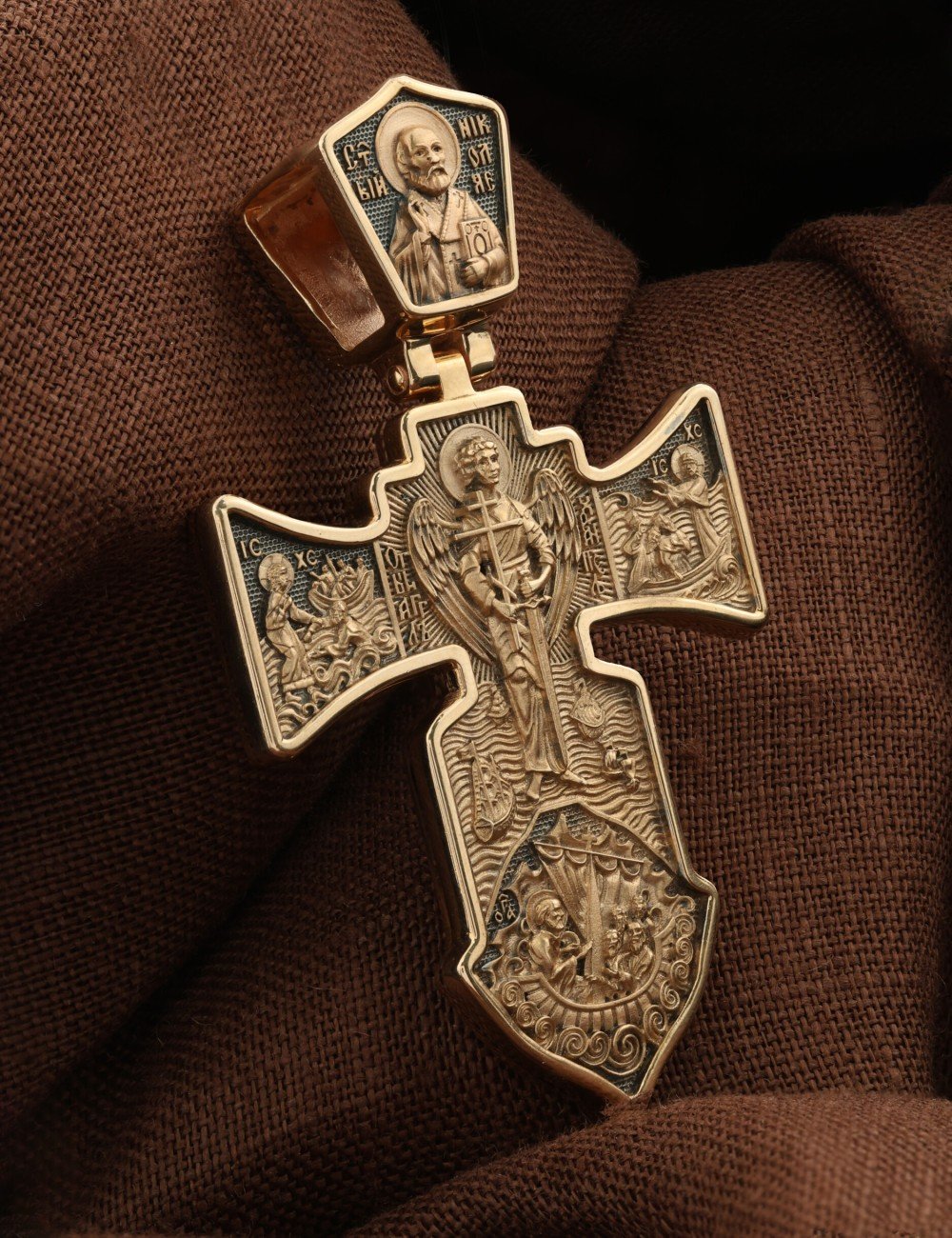 Крест из золота