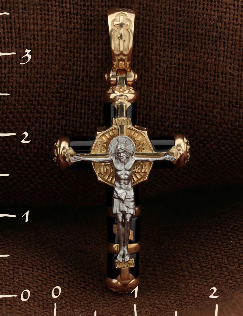 Крест из золота c ониксом