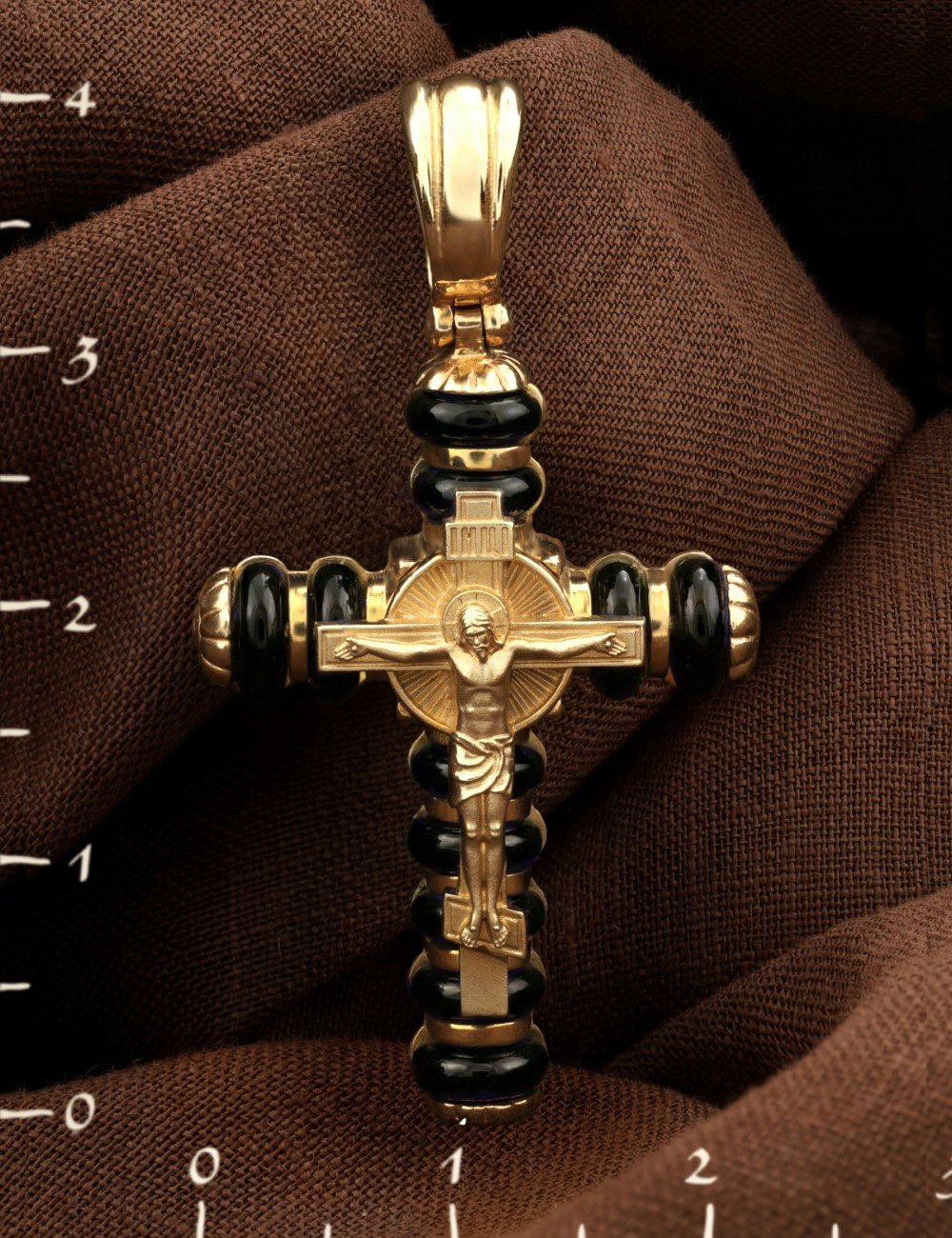 Крест из лимонного золота c ониксом