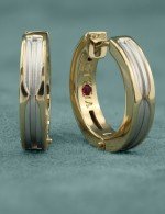 Серьги из лимонного золота c рубином