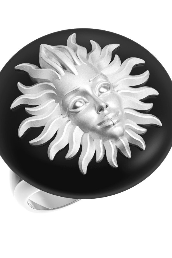 Кольцо из белого золота c ониксом