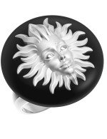 Кольцо из белого золота c ониксом