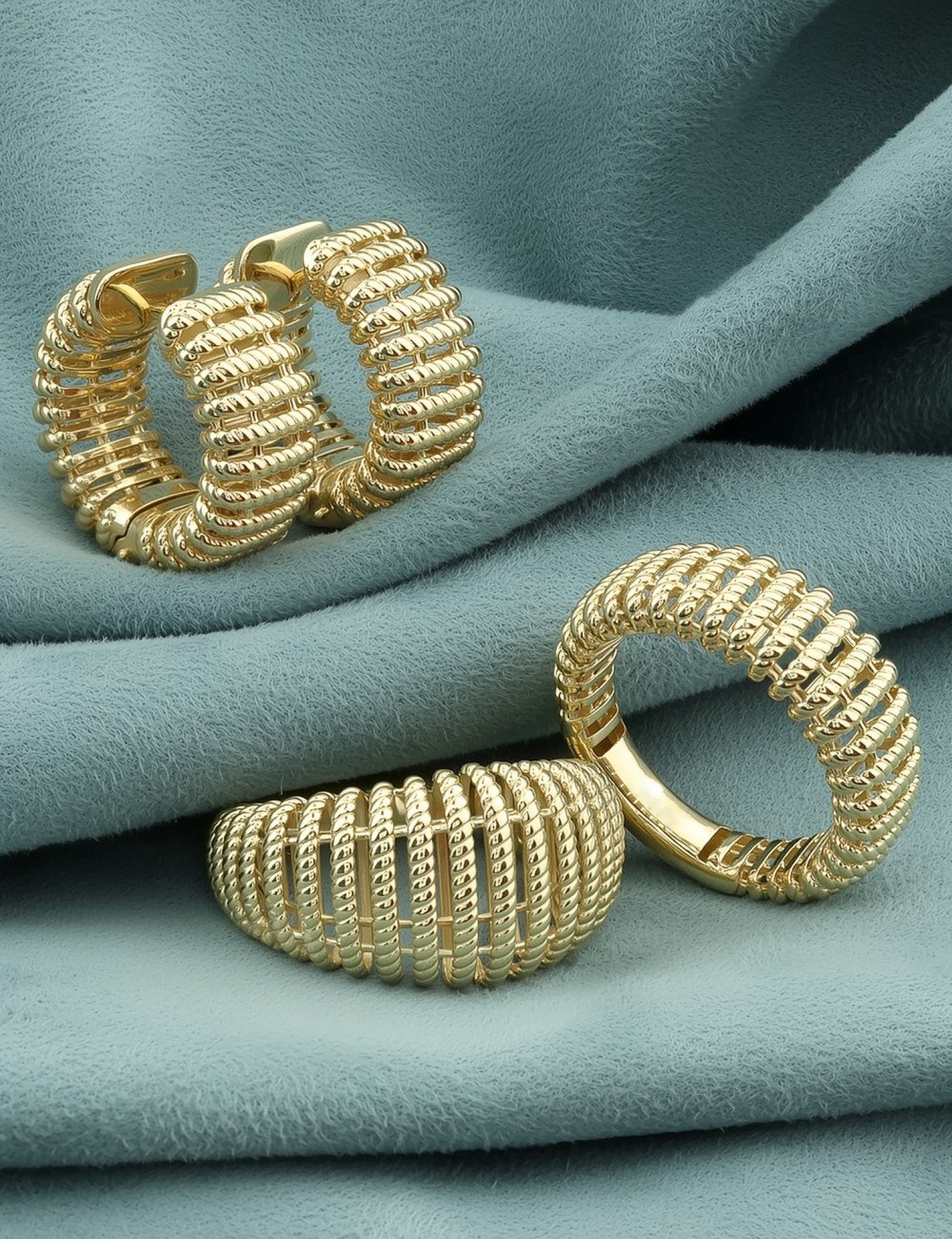 Серьги из лимонного золота