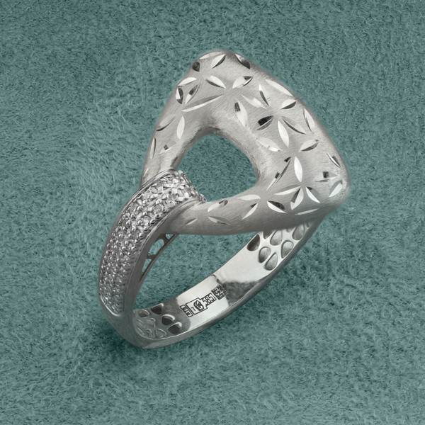 Кольцо из белого золота 585 пробы c бриллиантами