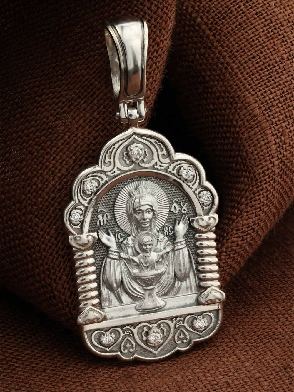 Нательная икона из белого золота 585 пробы c бриллиантами