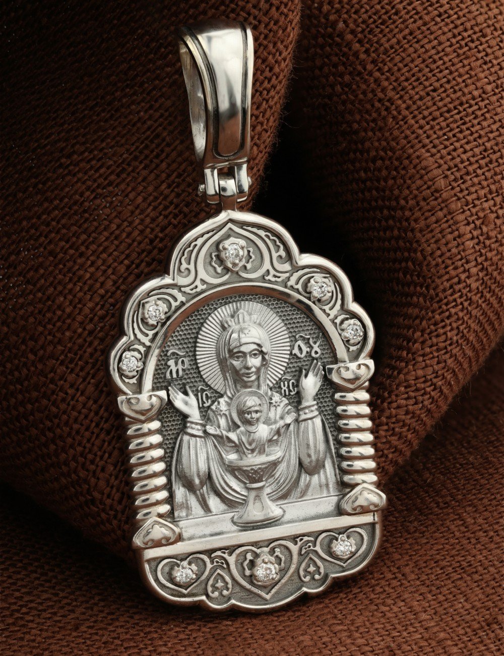 Образок из белого золота c бриллиантами