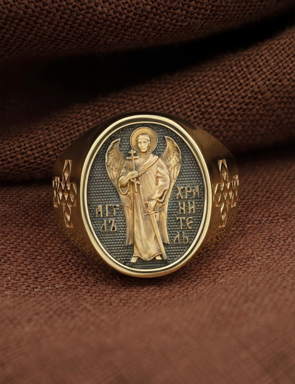 Кольцо из лимонного золота