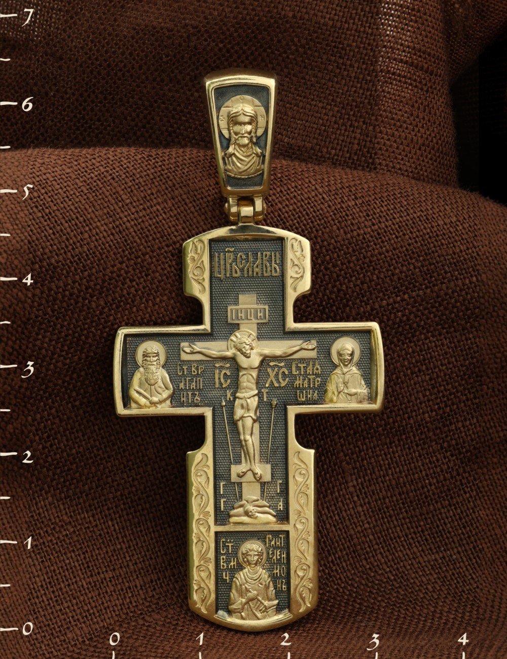 Крест из лимонного золота