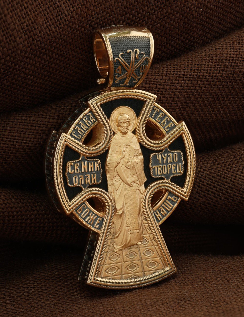 Крест из золота c эбеновым деревом