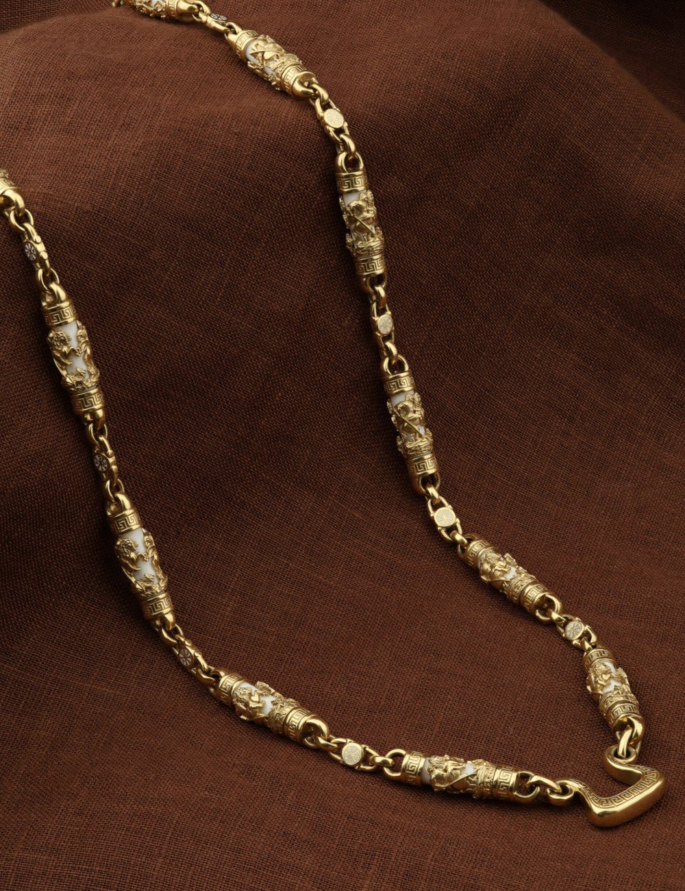 Цепь из лимонного золота c эмалью и бивнем мамонта