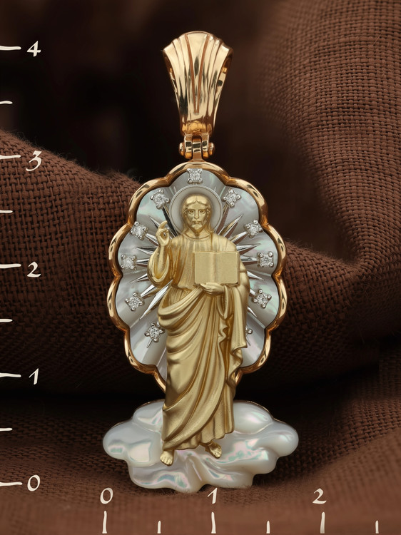Нательная икона из красного золота 585 пробы c бриллиантами и перламутром