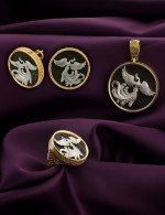 Подвеска из лимонного золота c эбеновым деревом