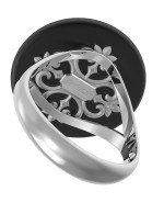 Кольцо из белого золота c ониксом