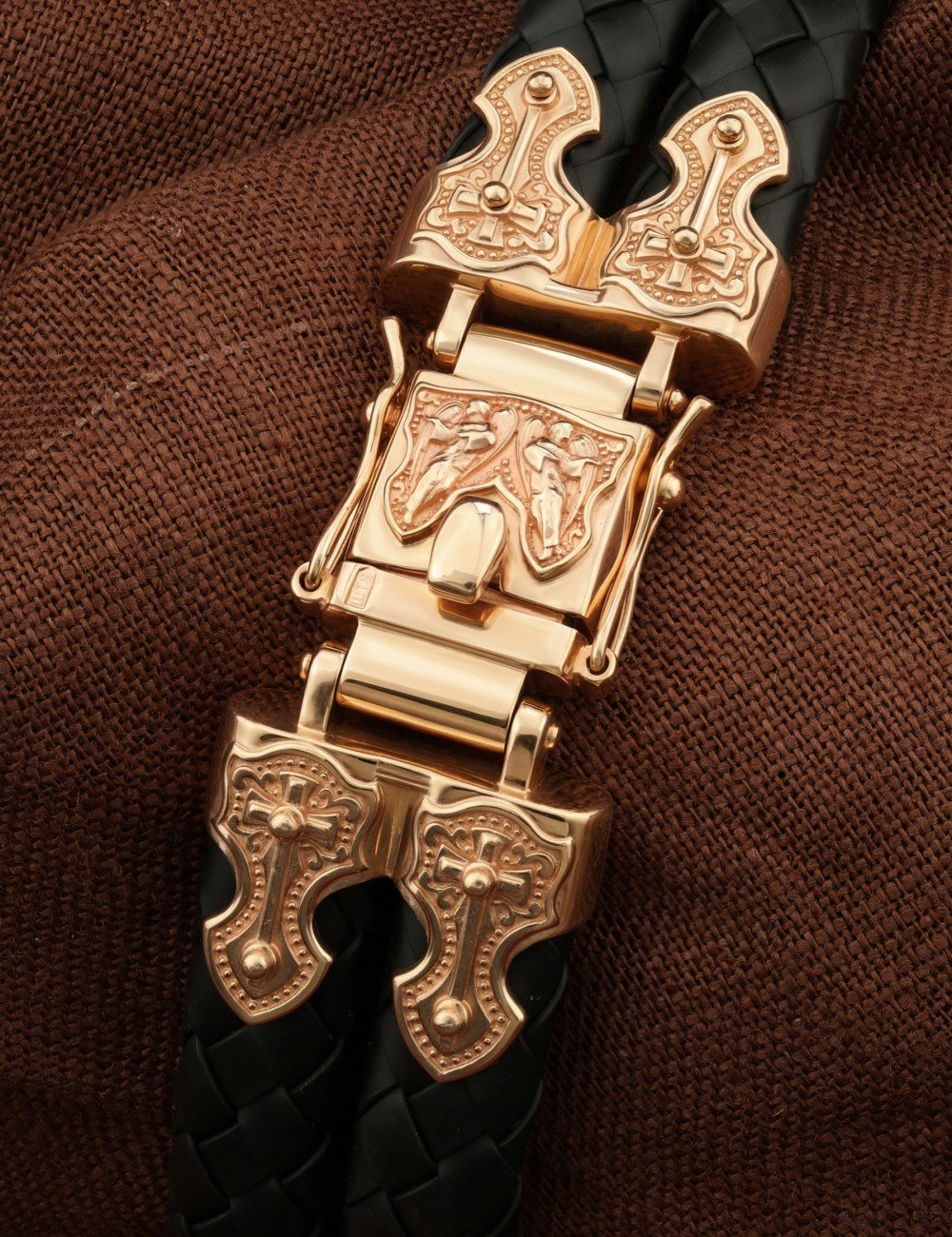 Браслет из золота c шнурком и ониксом