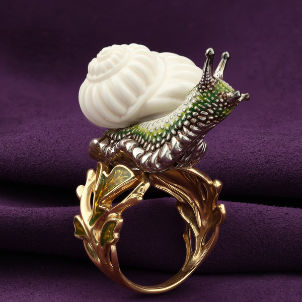 Кольцо из лимонного золота 585 пробы c эмалью и бивнем мамонта