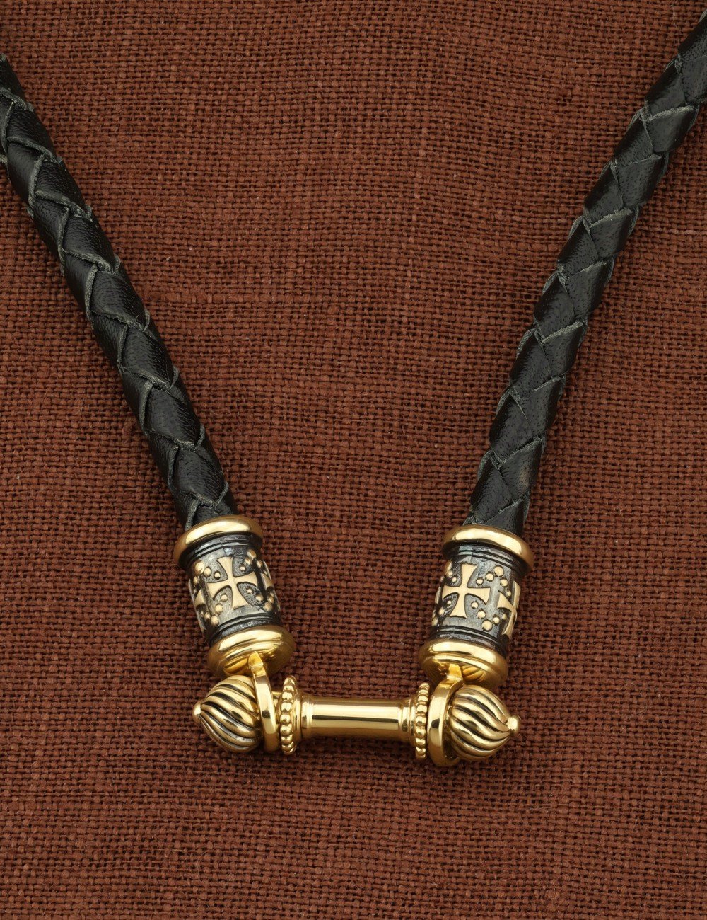 Гайтан из лимонного золота c кожаным шнурком