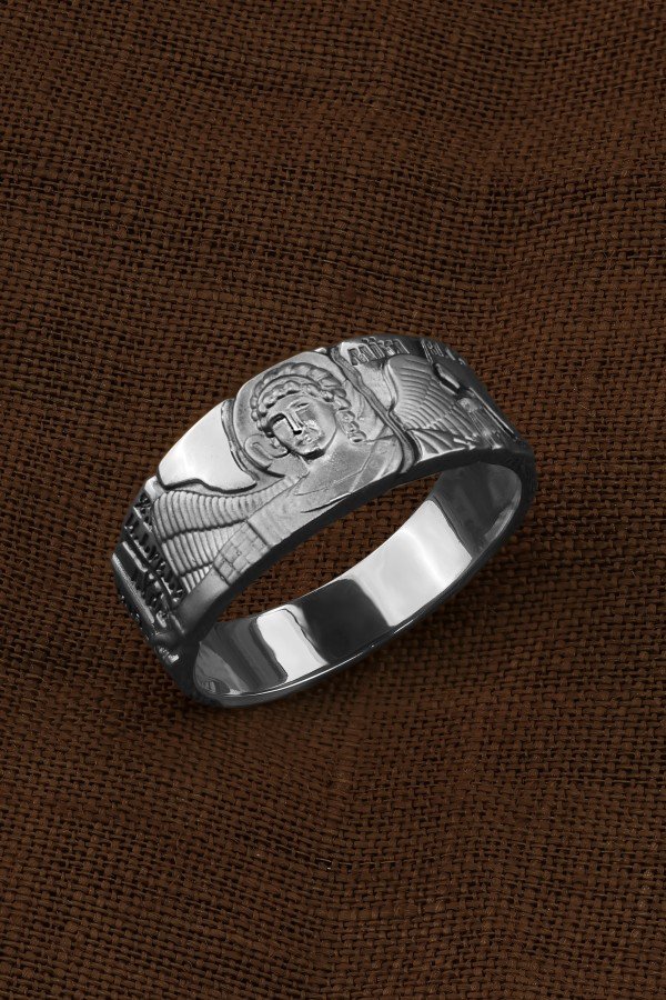 Кольцо из белого золота