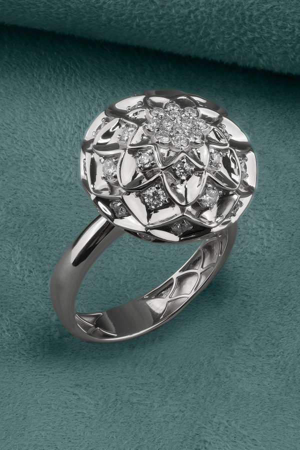 Кольцо из белого золота c бриллиантами