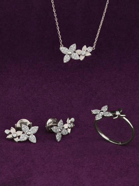 Кольцо из белого золота 585 пробы c бриллиантами