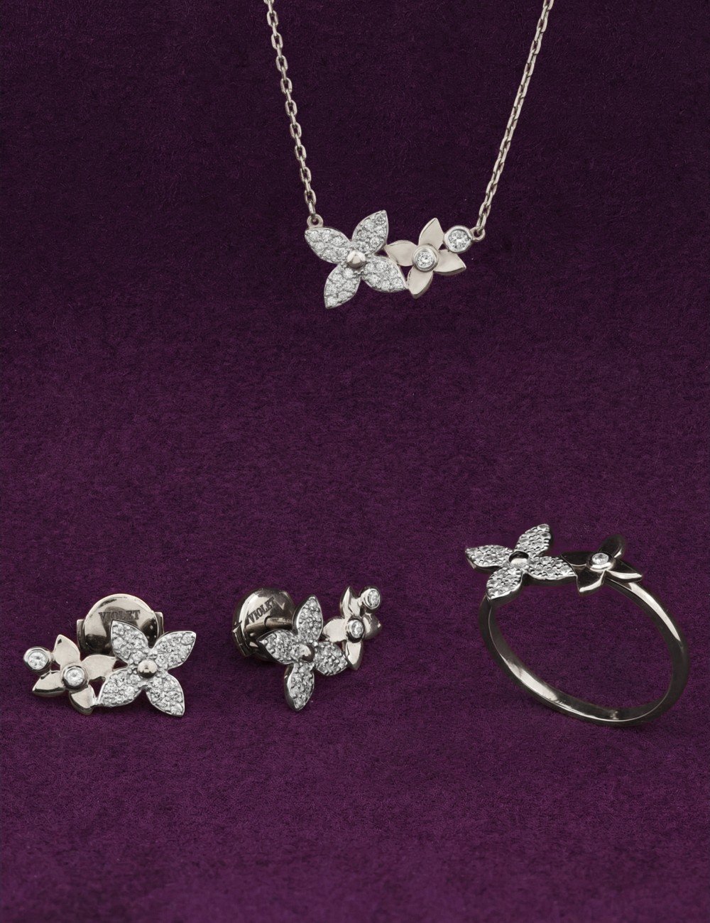 Кольцо из белого золота c бриллиантами