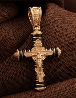 Крест из золота c ониксом