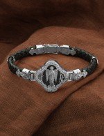 Браслет из белого золота c шнурком и ониксом