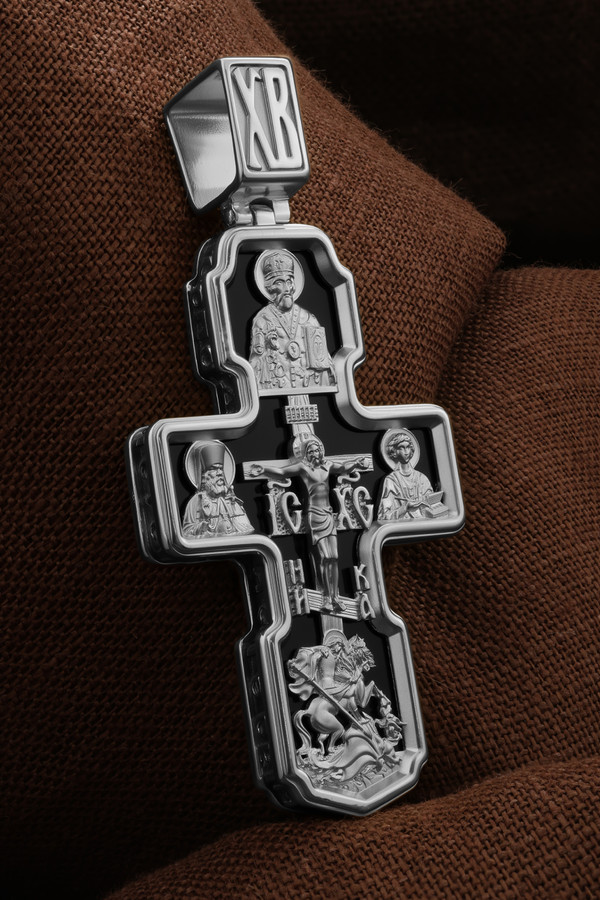 Крест из белого золота 585 пробы c ониксом