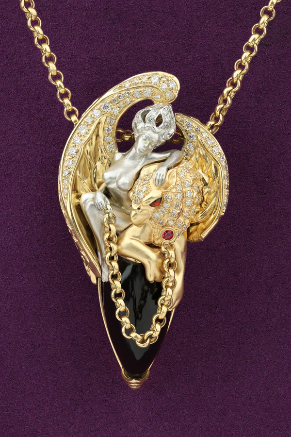 Колье из лимонного золота 585 пробы c эмалью, бриллиантами, рубином, ониксом и рубином