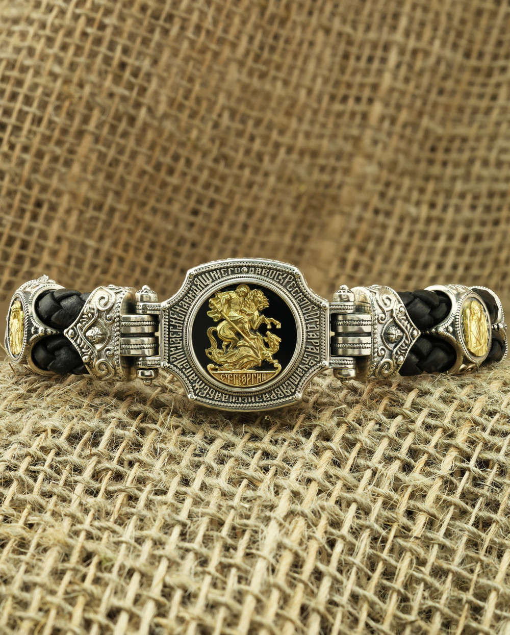 Браслет из серебра 925 пробы и золота 750 пробы c кожаным шнурком и ониксом