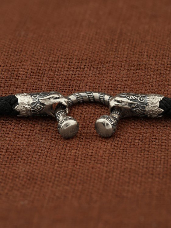 Шнурок шёлковый из белого золота c шёлковым шнурком