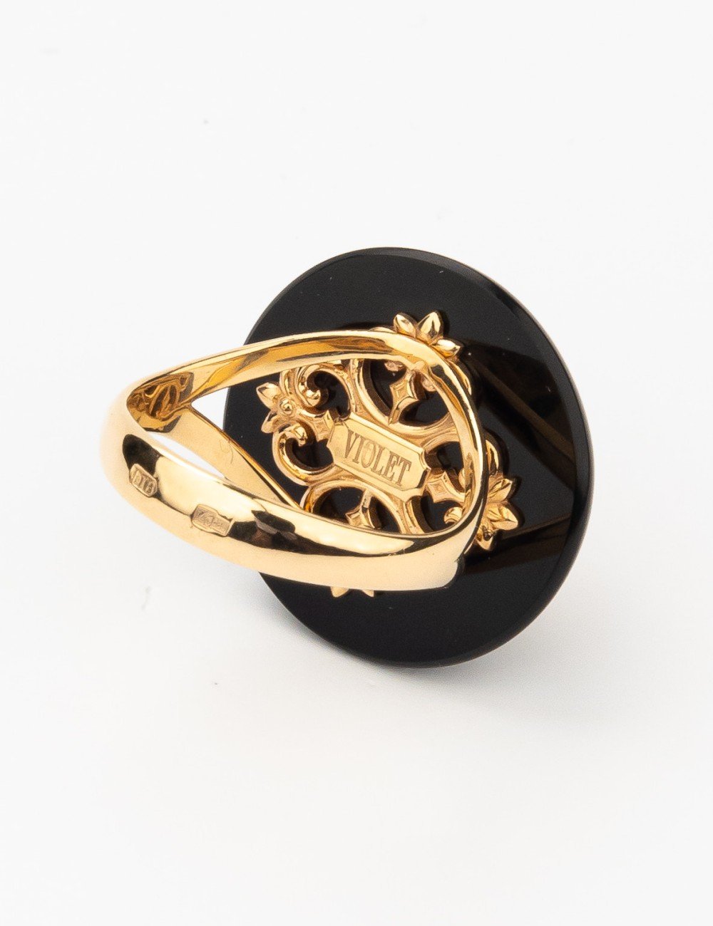 Кольцо из золота c ониксом