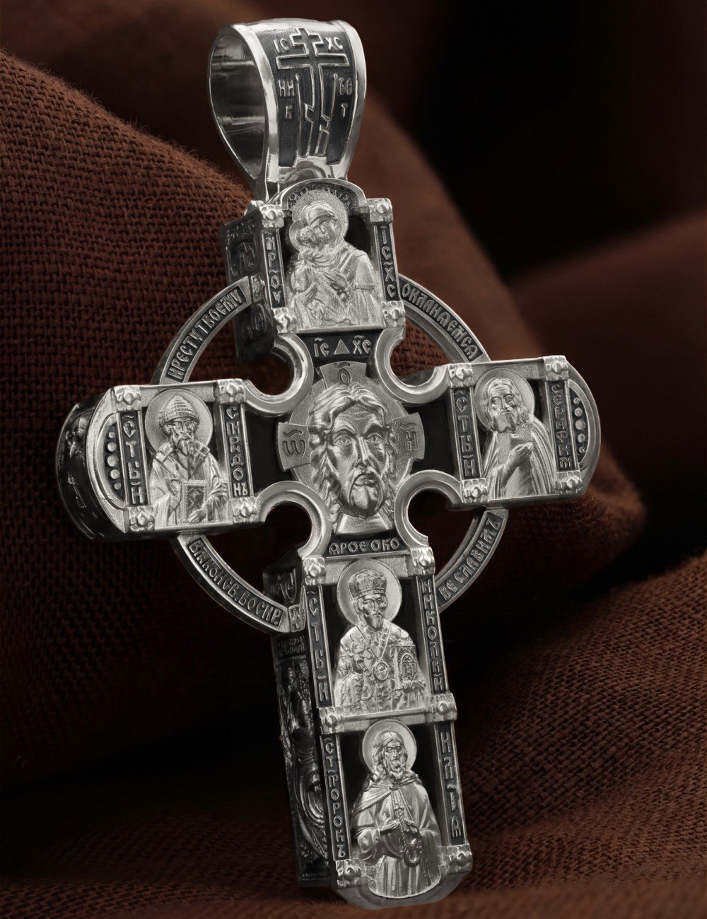 Крест из белого золота c эбеновым деревом