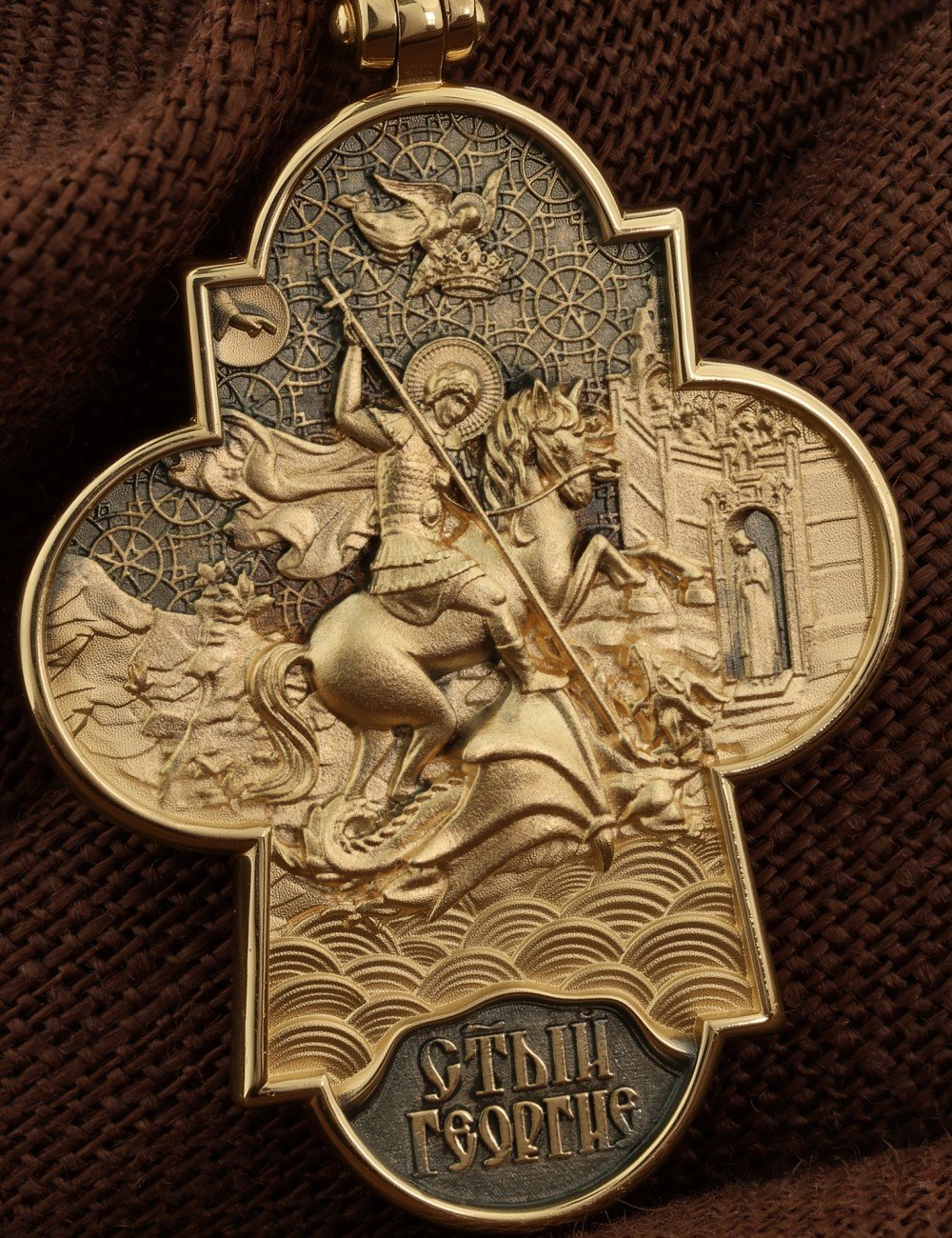 Крест из лимонного золота