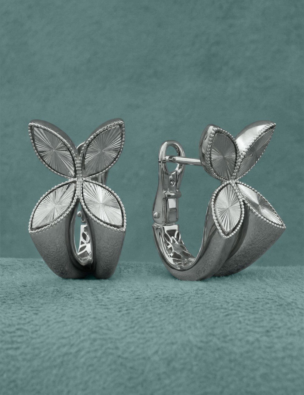 Серьги из белого золота